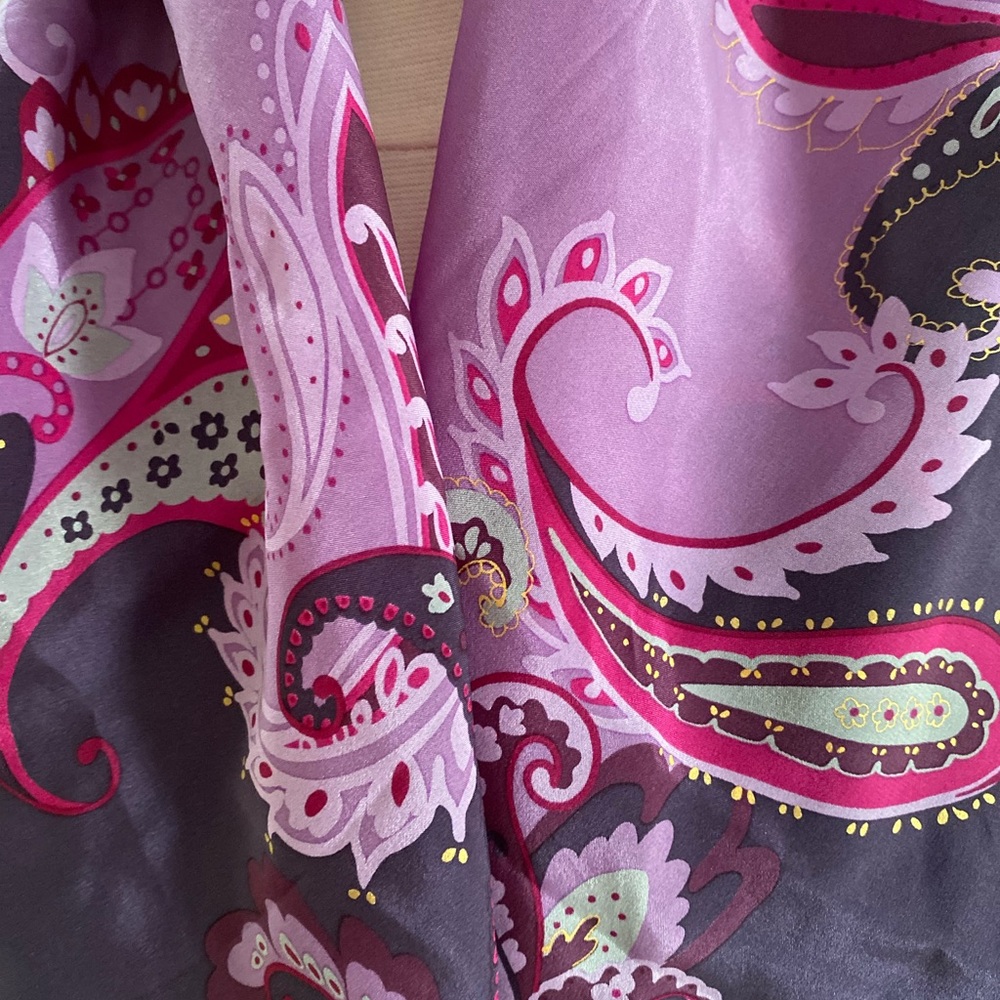 Elaine Gold for Collection XIIX Ltd. Scarf purple print - Picture 2 of 9